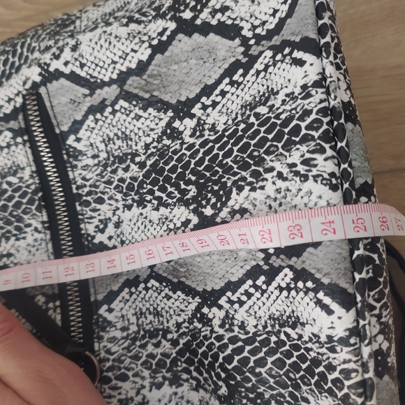 Backpack - Picture 2 of 4